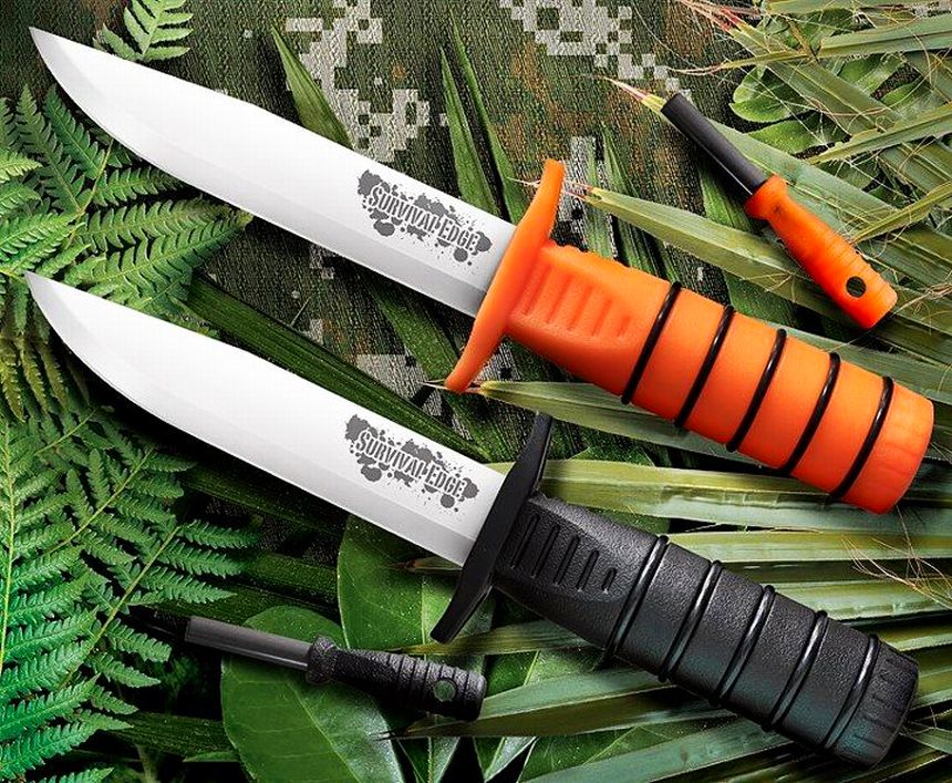 Confronto tra le due versioni nera e arancione del colello Cold Steel Survival Edge (l'unica vera differenza è il colore del manico del coltello e dell'acciarino)