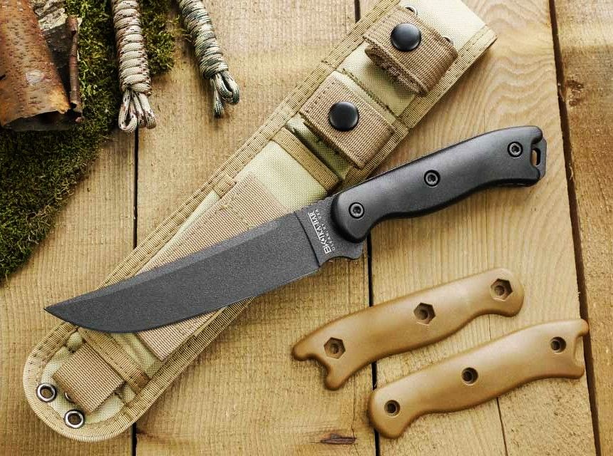 Il coltello da campo Ka-Bar BK15 Short Becker nel suo ambiente naturale