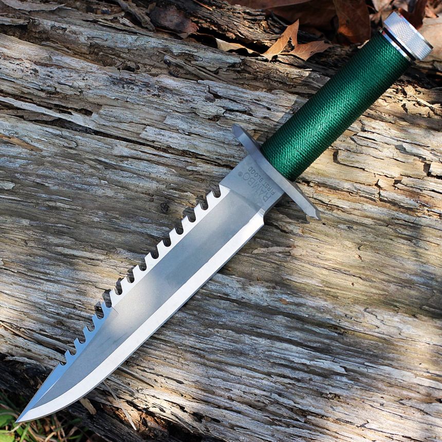Il coltello da collezione Rambo 1 First Blood non è certo un giocattolo, ma un coltello vero a tutti gli effetti